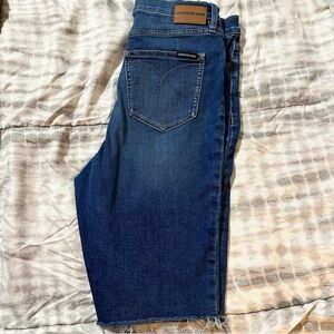 Calvin Klein Bermuda shorts 10/30.